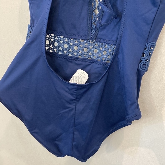 Becca One Piece Swimsuit - Picture 7 of 7